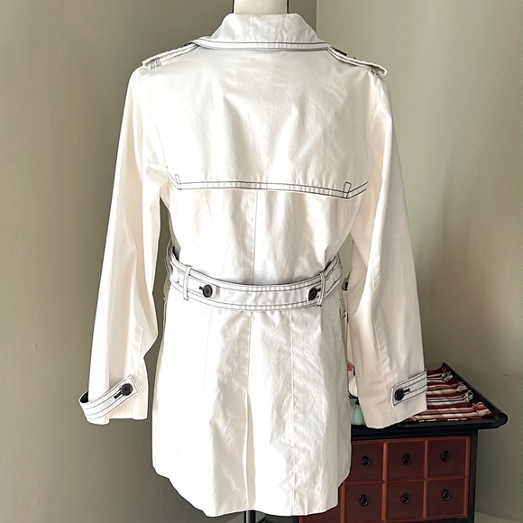 Banana Republic Trench Coat - Picture 4 of 13